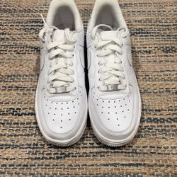 White Nike Air Force’s