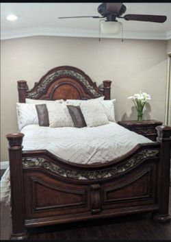 Queen Bedroom Set