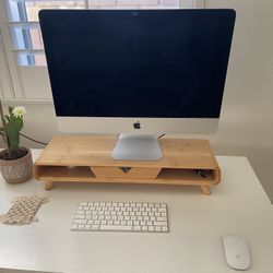 Large Screen Apple Computer Plus Accessories 