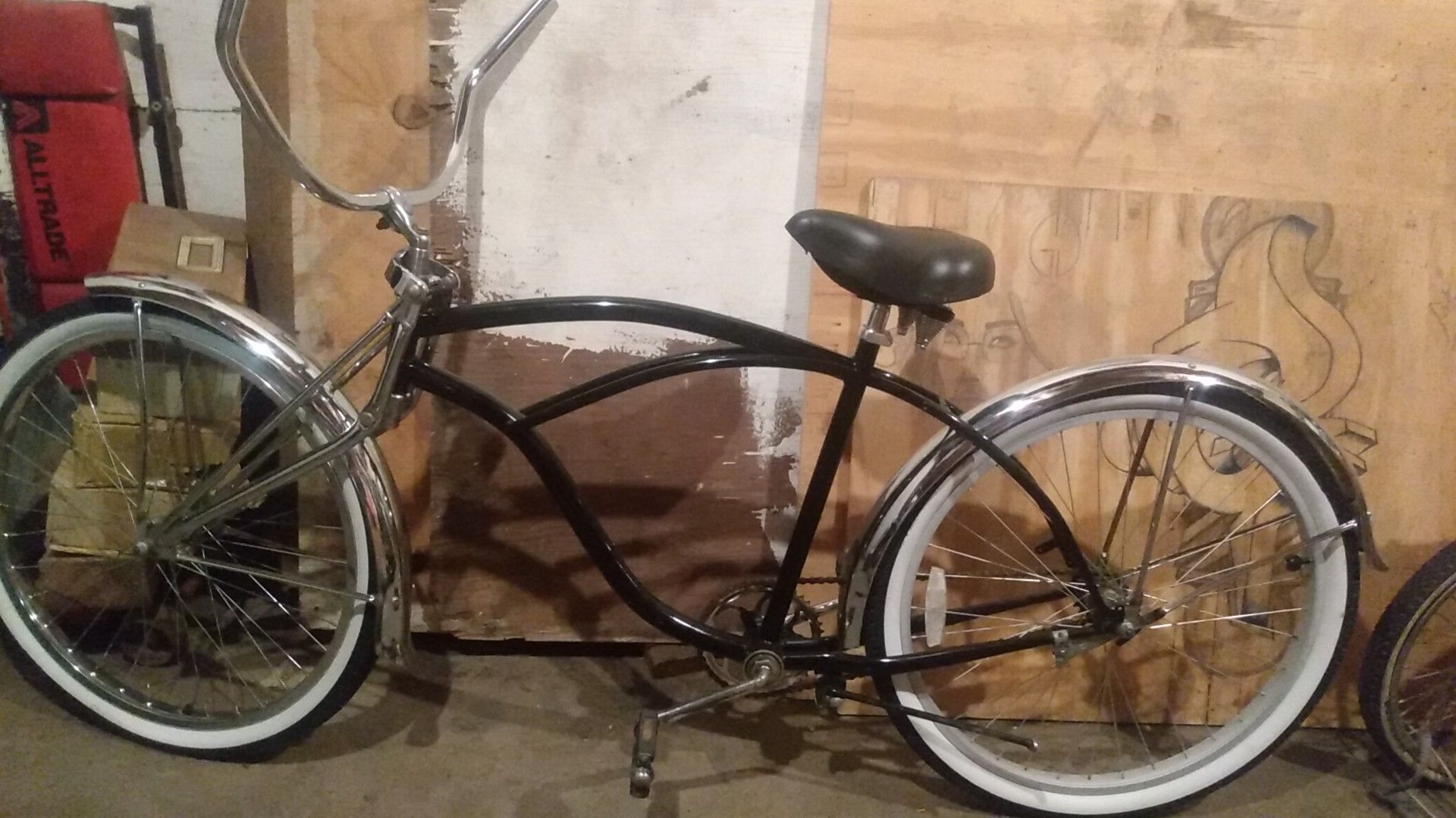 Beach cruiser big body lowrider bike