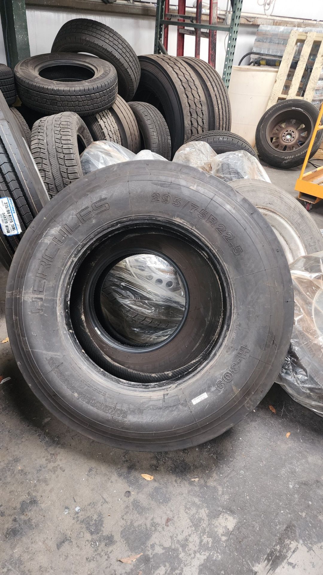 Hercules 295 75 22.5R