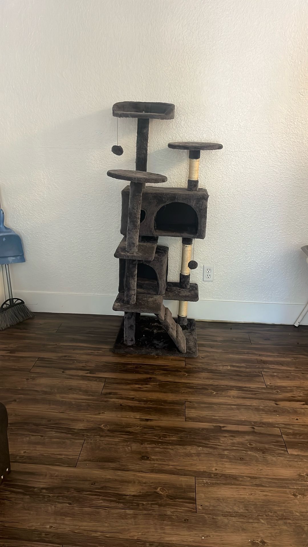 Cat tree