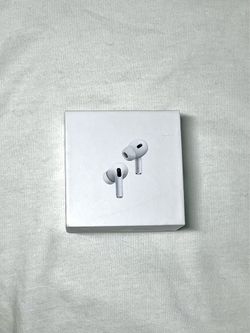 Apple AirPods Pro (2nd Gen) w/ MagSafe Charging Case (USB-C) Lightly Used