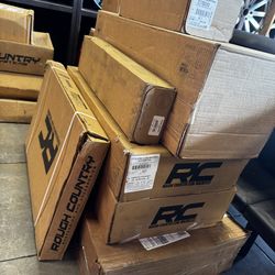 6 inch lift kit for Chevy or GMC 1500 4 x 4 2019 to 2024