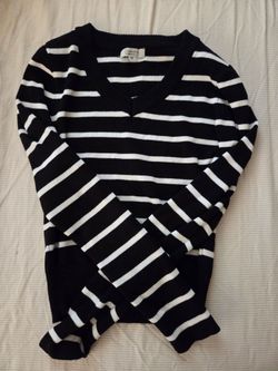 XS Black long sleeve, white stripes