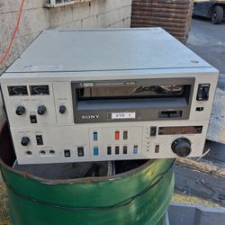 SOMY VHS RECORDER!!375$
