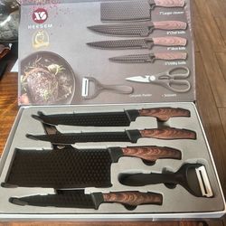 ♥️♥️ Brand  New 6 - Peace knife set♥️♥️