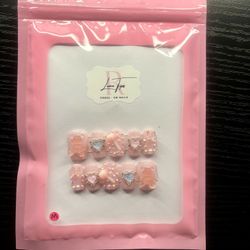 Handmade press-ons 💅🏽 