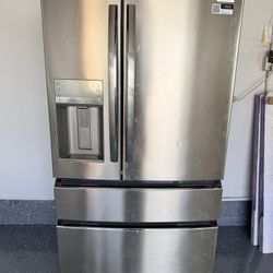 Frigidaire Stainless Steel French Door Refrigerator with Ice & Water Dispenser