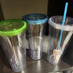 New 40oz cold cups with lid and straws