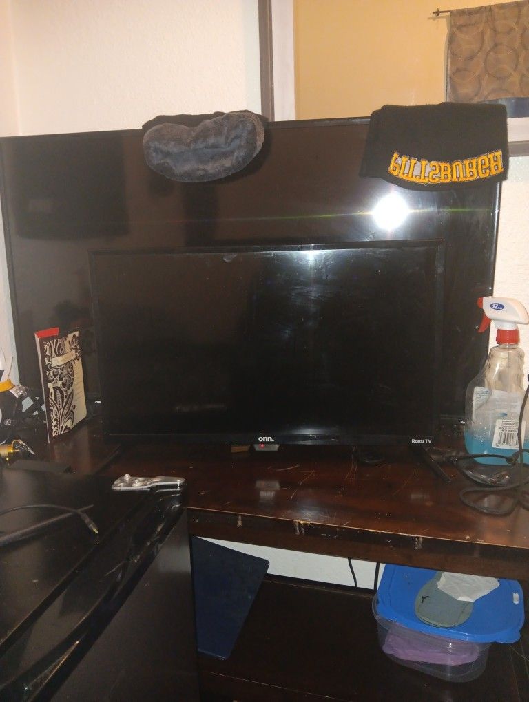 Onn Roku Smart Tv With Remote 30