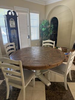 Round table w/ 4 chairs $250 OBO