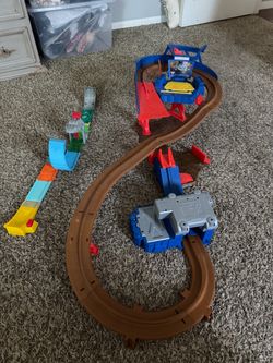 Monster Jam Figure 8 Racetrack