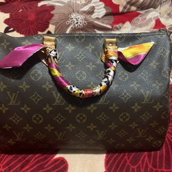 How To Wrap a Twilly on the Handle of a Louis Vuitton Purse
