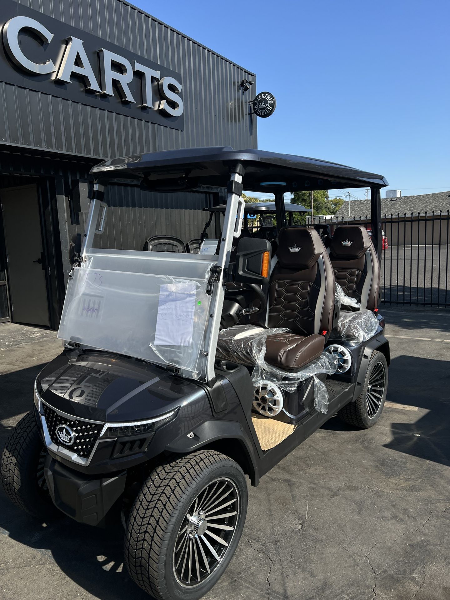 2025 Evolution D-MAX GT4 Golf Cart