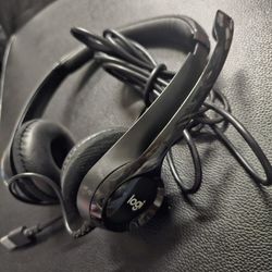 Headphones 