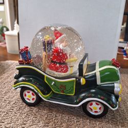 Christmas Santa Claus Car Snow Globe