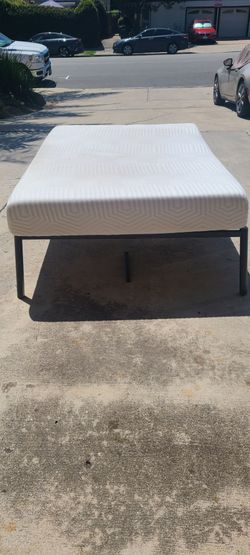 Ful Size Mattress with Bed Frame