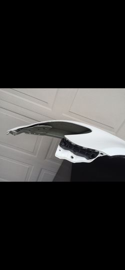 Lexus LS 460 driver side fender