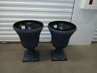 HALLOWEEN OUTDOOR PLANTERS