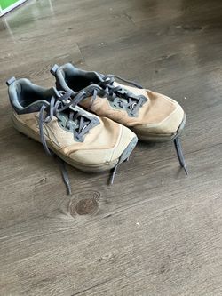 Altra Lone Peak 9 size 10 trail running shoes