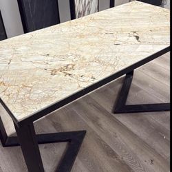 Quartzite Dinning Table