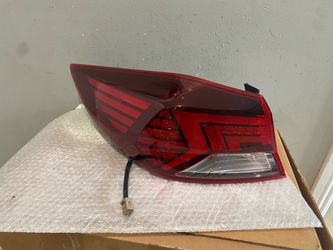 2019-2020 Hyundai Elantra left tail light