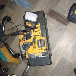 DeWalt 20v Max Brushless SDS Rotary Hammer With Built In 