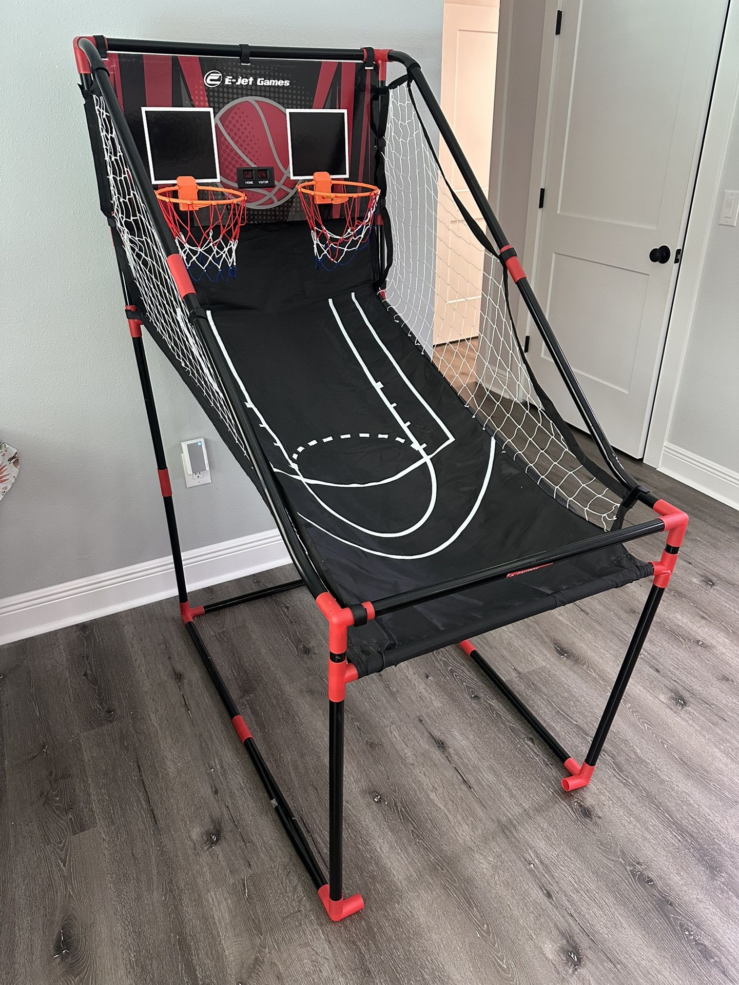 Used 2-Player Indoor Basketball Arcade Game – Includes 2 Balls!