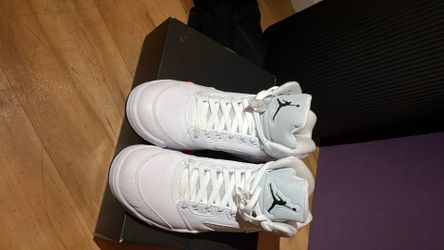 Air Jordan 5 Retro 'White Metallic' 2026