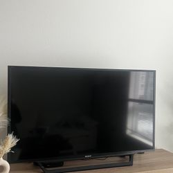 40” Sony TV