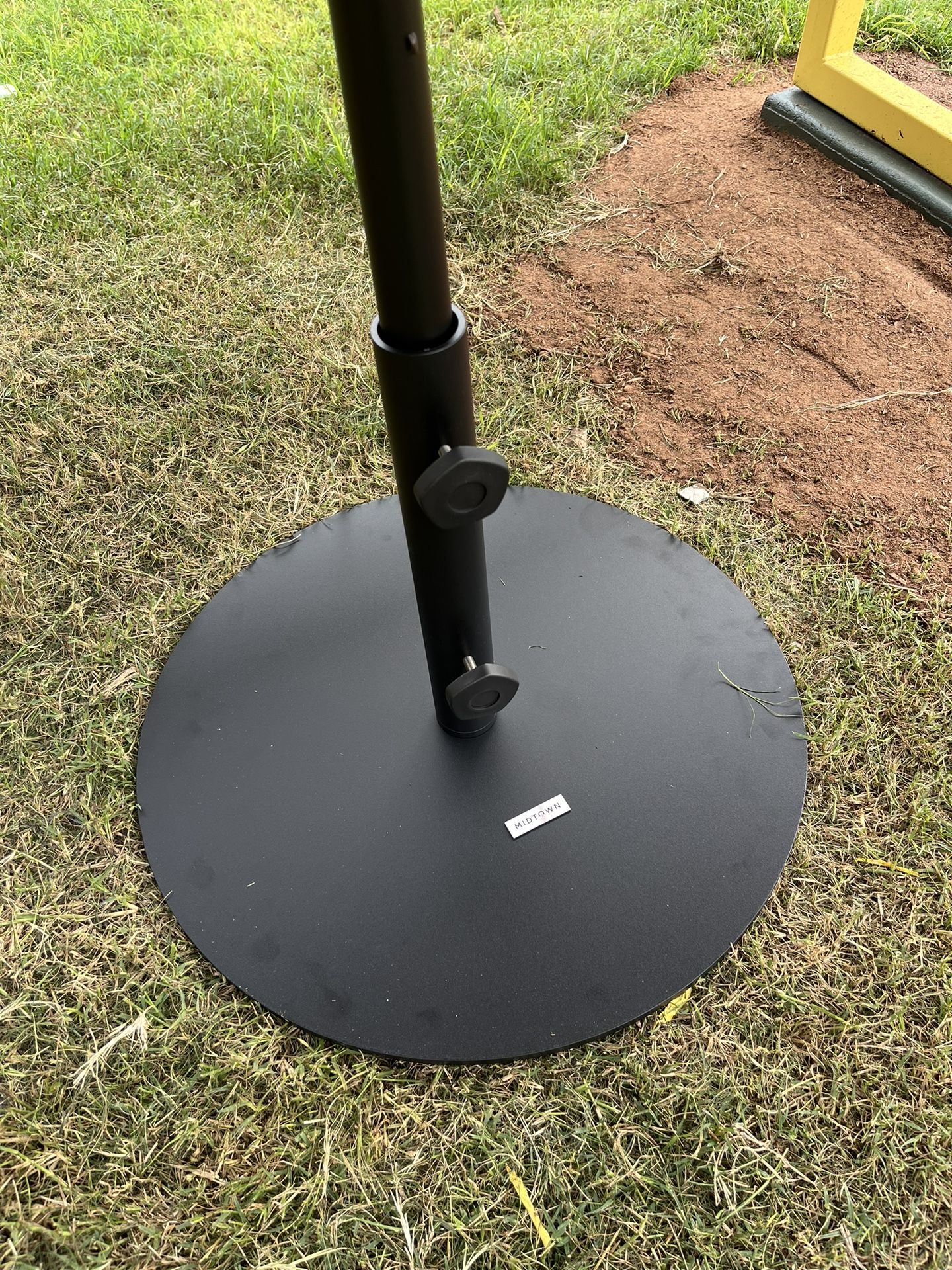 Brand New Universal Midtown Metal Umbrella base