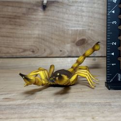 VTG 2000 Safari Ltd Hidden Kingdom Yellow Golden Brown 9" SCORPION #scrappy