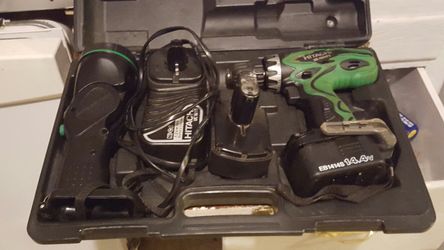 Hitachi cordless 14.4v tool set.drill,light,2batts,and 7.2v-18v charger