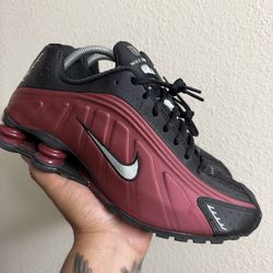 Nike Shox “Black Team Red” size 9.5 Mens / size 11 Women’s