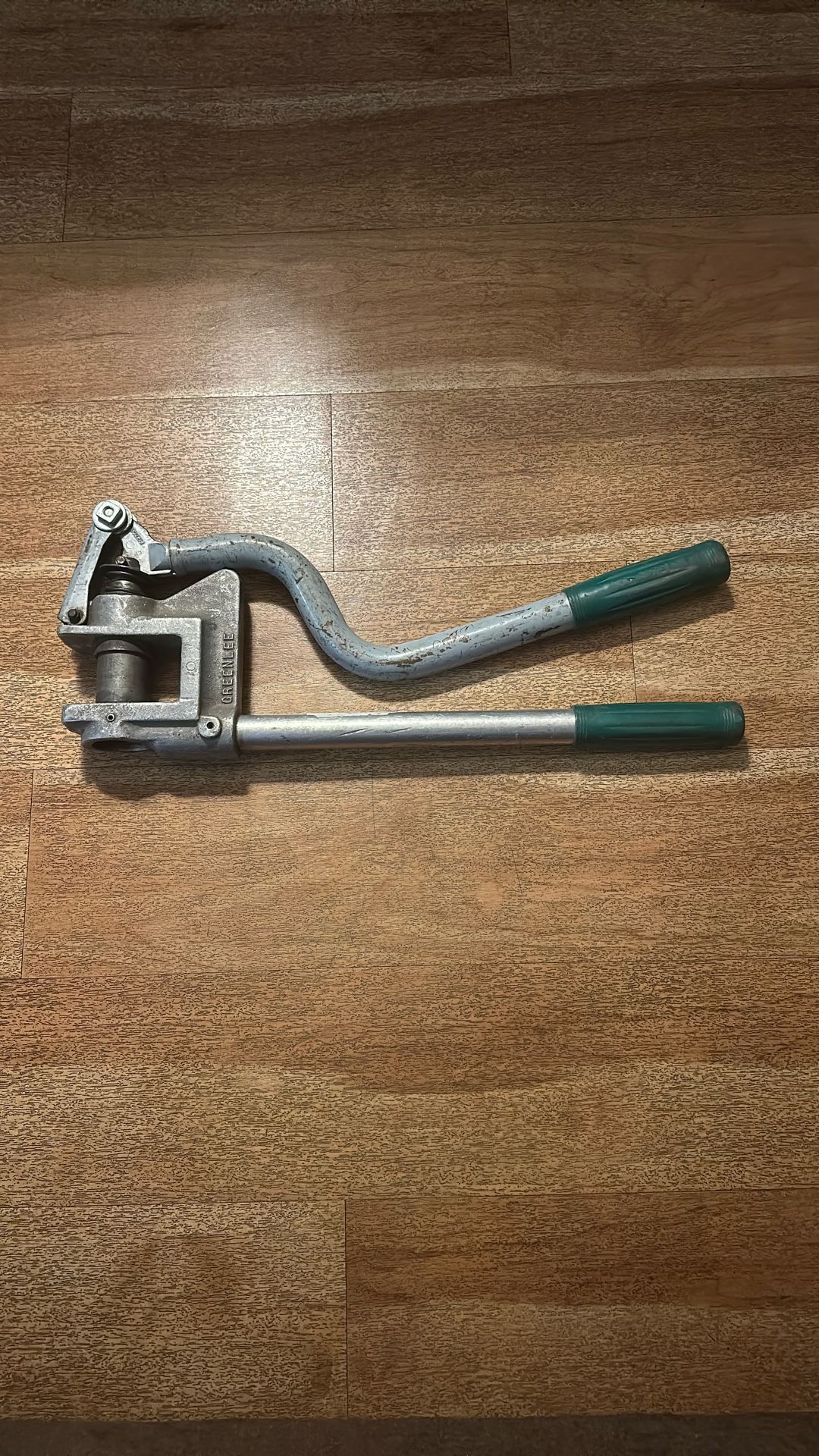 Greenlee Manual Metal Stud Punch With Tool