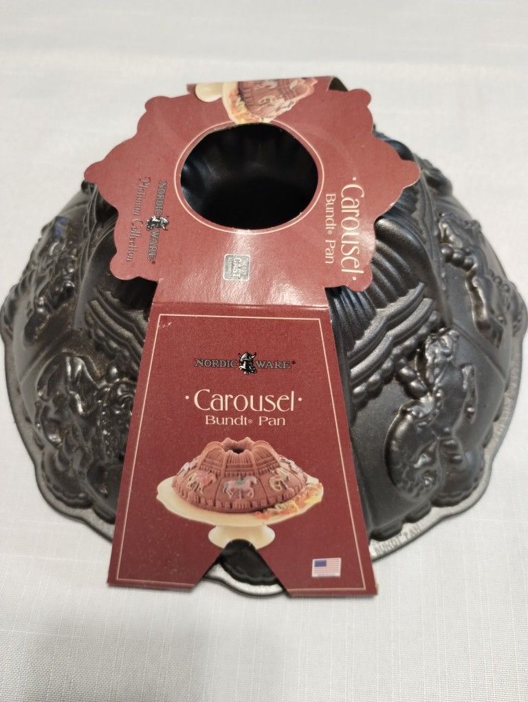New Nordic Ware Carousel Bundt Pan