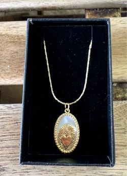 Gold Sacred Heart Pendant Necklace