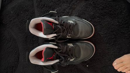 Air Jordan 4 Bred Sneakers size 10-1/2
