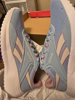 Womens  8  Reebok's