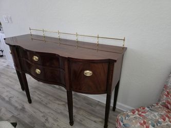 Traditional Mahogany Serpentine Sideboard / Buffet with Brass Rail