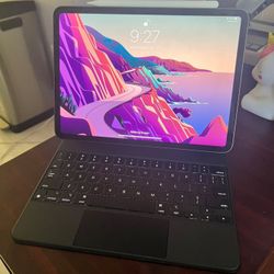 Apple Pro Tablet 11in And Apple Keyboard And Pen