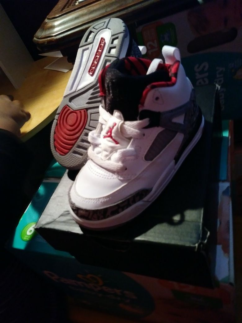Jordan Spizike 8c