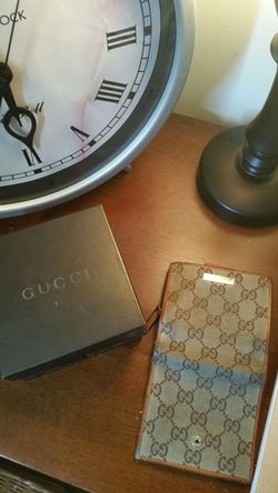 Authentic Gucci wallet retail $285