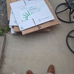 Free moving boxes