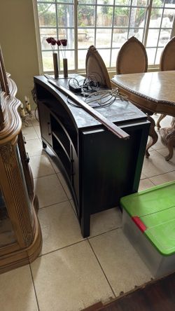 Tv console dresser