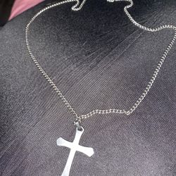 STAINLESS STEEL CHAIN WITH  CROSS PENDANT 