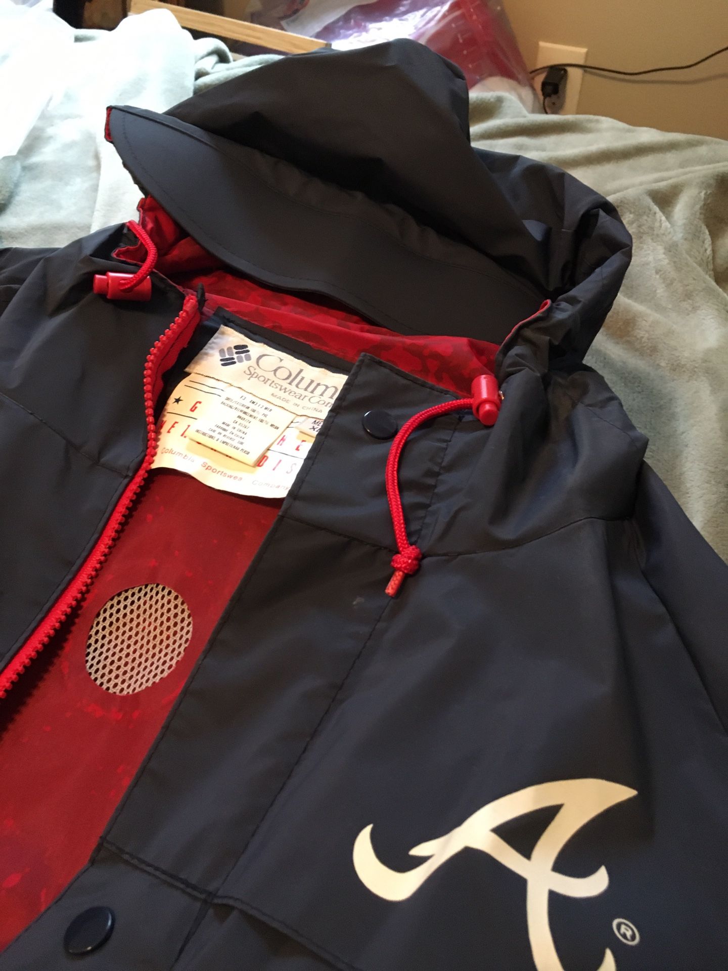 Braves Columbia XL Rain Jacket