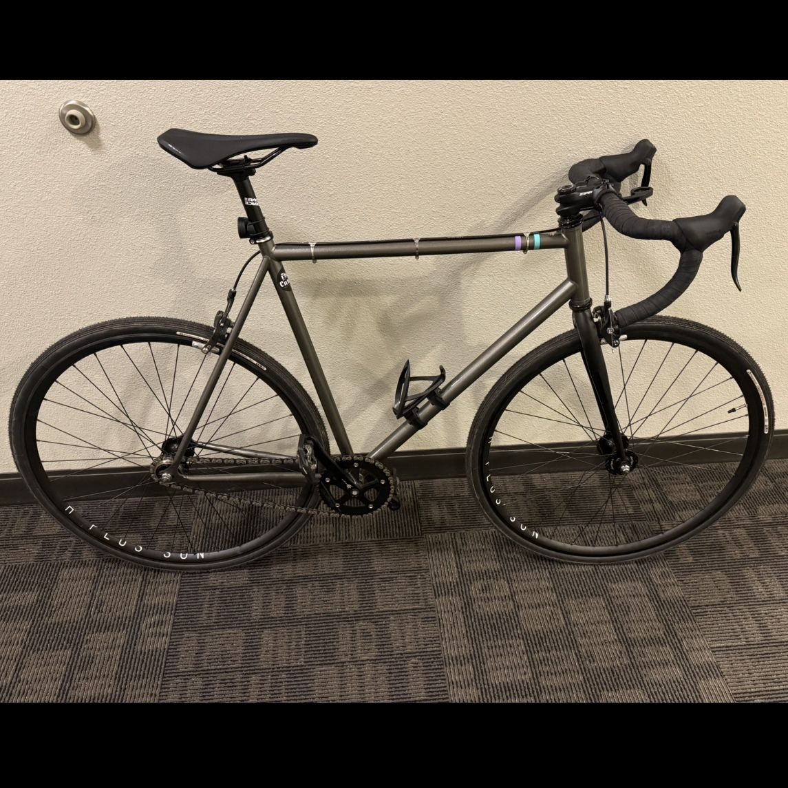 Pake Rum Runner 59cm Single Speed - H+Son Archetype/Gran Comp II Wheelset