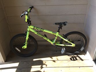 Kent Chaos Freestyle BMX Bike Neon Green for Sale in Louisville